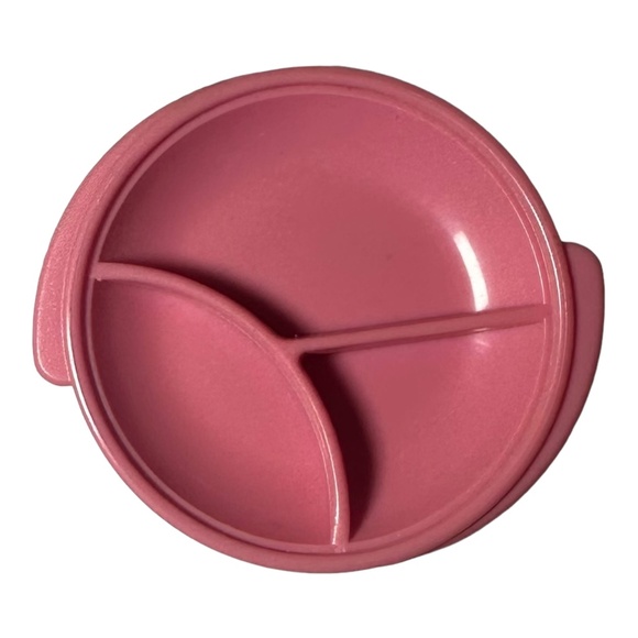 Tupperware Vintage Pink Divided Reheatable Dish Magnet - Picture 1 of 2